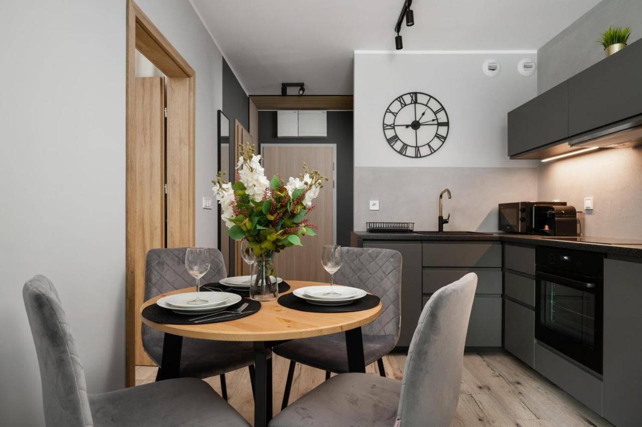 Apartment Wroclaw Braniborska By Noclegi Renters Dış mekan fotoğraf
